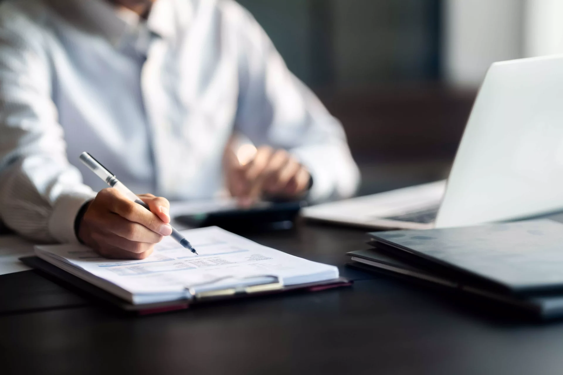 Steuerberater bei der Arbeit